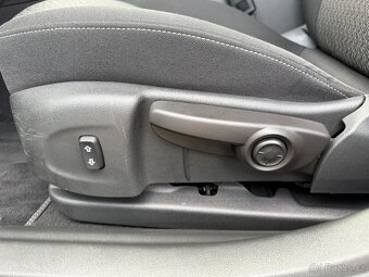 Opel Insignia 1,5i 103kW kombi, r.v.2019, serviska,1.majitel - 9
