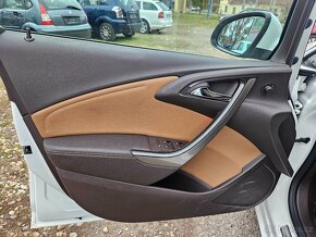 OPEL ASTRA EXLUSIVE DESIGN 1.4 BENZÍN,R.V.2014 - 9
