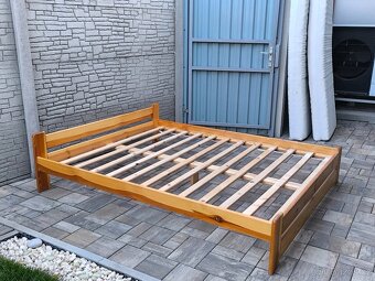 Prodám manželskou postel 160cm x 200cm - 9