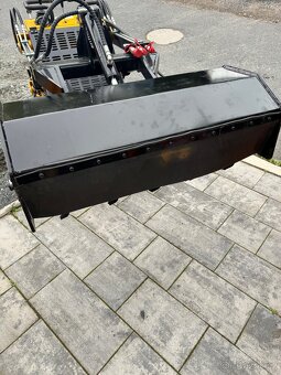 Rotavátor pro mininakladač - 9