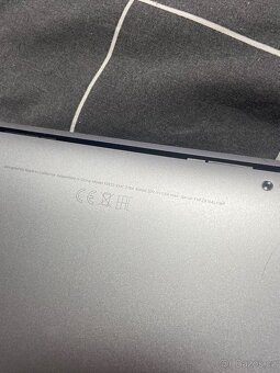 MacBook Air 13" 16GB RAM/256GB - 9