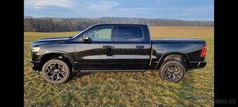 NOVÝ KRYT KORBY DODGE RAM LIMITED ČERNÁ PERLEŤ - 9