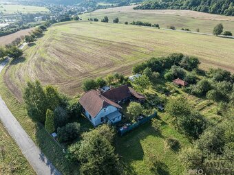 Prodej Rodinného domu s pozemkem 3004 m2 na samotě nedaleko  - 9