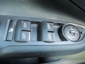 Ford C-MAX 1.6TDCi , 85 kW nafta, 2011 - 9
