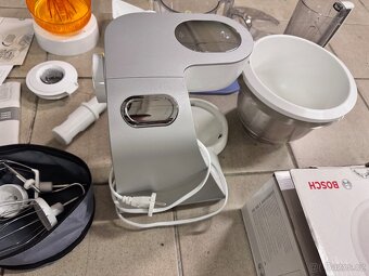 Multifunkční kuchyňský robot Bosch MUM 54240 - 9