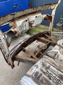 Volkswagen t2b karoséria - 9