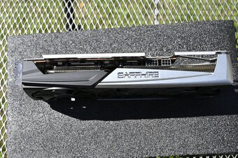 Sapphire Nitro+ Radeon RX 5700 XT 8GB - 9