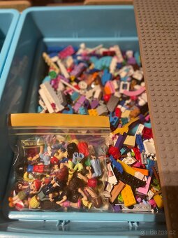 KindKraft stul na Lego s boxy a stavebnicemi - 9