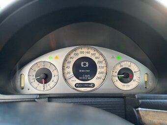 MERCEDES BENZ W211 E320cdi - 9