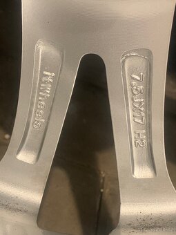 Zimní sada VW Tiguan 215/65/17 ZÁNOVNÍ - 9