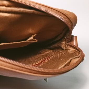 Stylová dámská crossbody kabelka - světle hnědá - 9