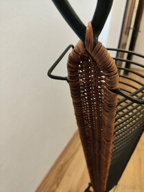 Veliký kovový stojan na 46 ks CD/DVD - 9