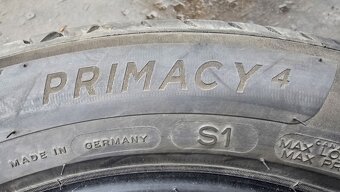 Letní pneu 215/55/17 Michelin - 9