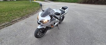 Triumph Daytona 600 - 9