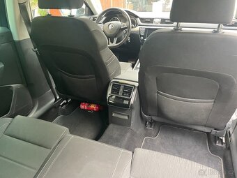 Škoda Superb 2,0 TDI DSG r.v. 2016 combi černé, tažné - 9