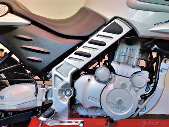 Prodám moto BMW F 650 CS Scarver, rok výr. 2004 - 9