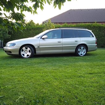 Opel Omega Caravan 2.5 Td - 9