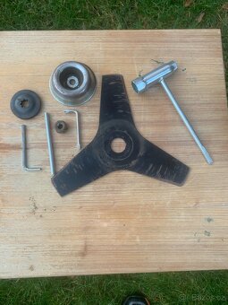 křovinořez Oleo-Mac BT 400 T + dvouramenný popruh profi - 9