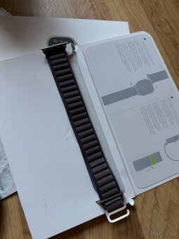 Apple Watch Ultra 2 49mm Cellular + GPS - 9