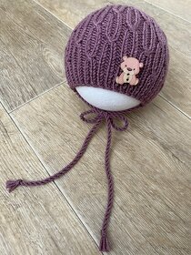 Ručně pletená dětská čepice 0-3 měs. různé barvy - 9