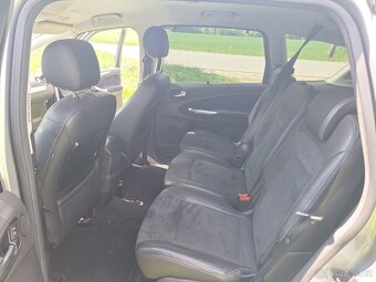 Ford S-max 2.2 - 9