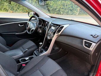 HYUNDAI I30 1.4i KLIMA PARK SENZORY AUTORIZOVANÝ SERVIS - 9