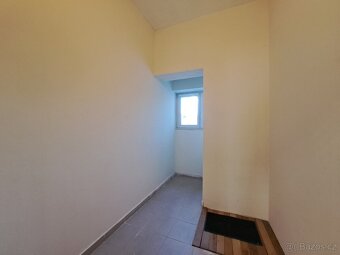 Pronájem bytu 3+1, 200 m2 v 1.NP v centru Veselí nad Moravou - 9