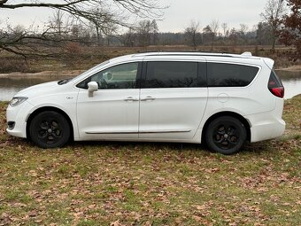Chrysler Pacifica - 9