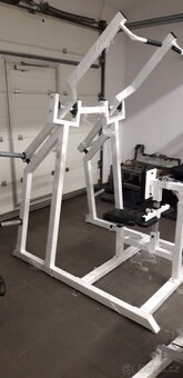 Posilovací stroje typu Hammer - 9