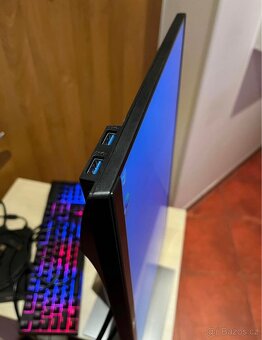 Monitory DELL 22" IPS - 9