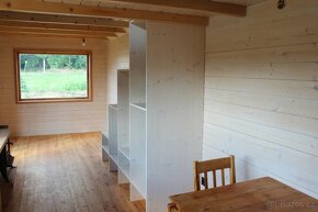 Zařízený Tinyhouse 7,5 x 2,5 x 4m - 9