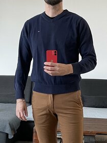 svetry (cena za ks) Tommy Hilfiger sweaters v-neck size S - 9