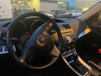 Mazda 3 1,6l 77kW Sporty výborný stav - 9