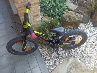 Perfektní dětské kolo Specialized Riprock, vel. 16 - 9