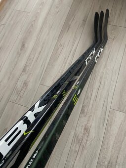 Hokejka CCM Ribcor PRO3, 49K a SBK Dark One 95flex levá - 9
