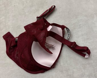 Victoria Secret podprsenky 32DD - 9