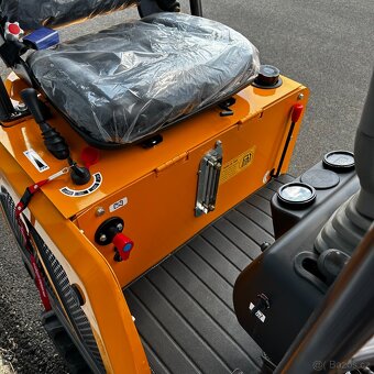 Minibagr RYPEX RP8M2 TOP stroj - 9