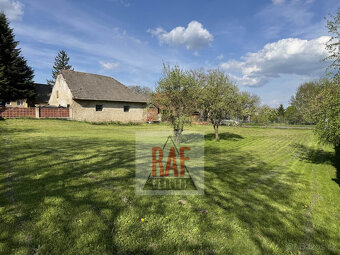 Prodej - zemědělská usedlost, stodoly, pozemky - Moravec - 9