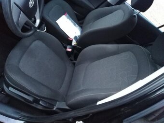 HYUNDI i20  1,2-16V benzin 57 KW, rv 2012  KLIMA - 9