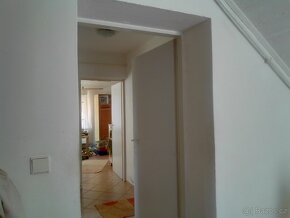 Prodám chalupu s pěknou zahrádkou. - 9