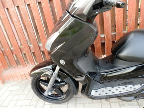 Yamaha X-Max 250 - 9
