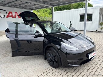 Tesla Model Y - 9