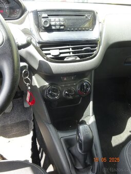 PRODÁM PEUGEOT 208 - 9