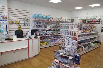 Vybavení obchodů, pokladna, regály - 9