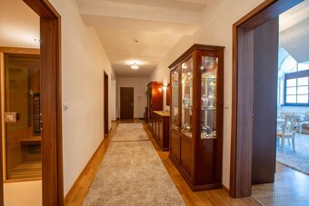 Prodej luxusního bytu 137m2 Divadelní nám. Karlovy Vary - 9