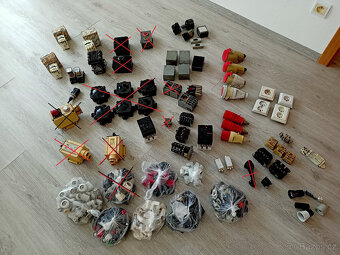 Elektroinstalační materiál - 9