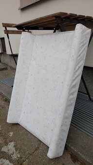 Dětské chodítko Hauck, PC:1500 CZK + zdarma přebalovací pult - 9