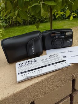 Yashica Zoomate 70 - 9