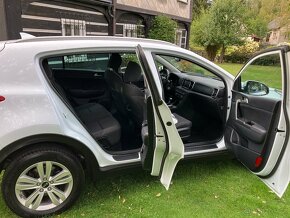 KIA Sportage 2.0 CRDi 4x4 - 9