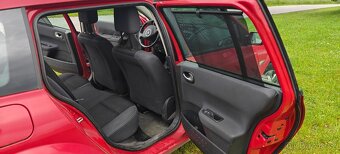 Renault Megane 1.9 dci 96 kW - 9